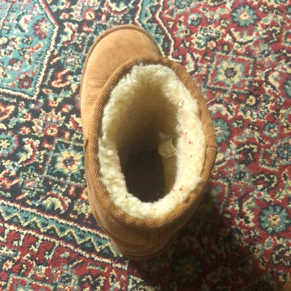 Ugg boots. - Picture 2 of 3